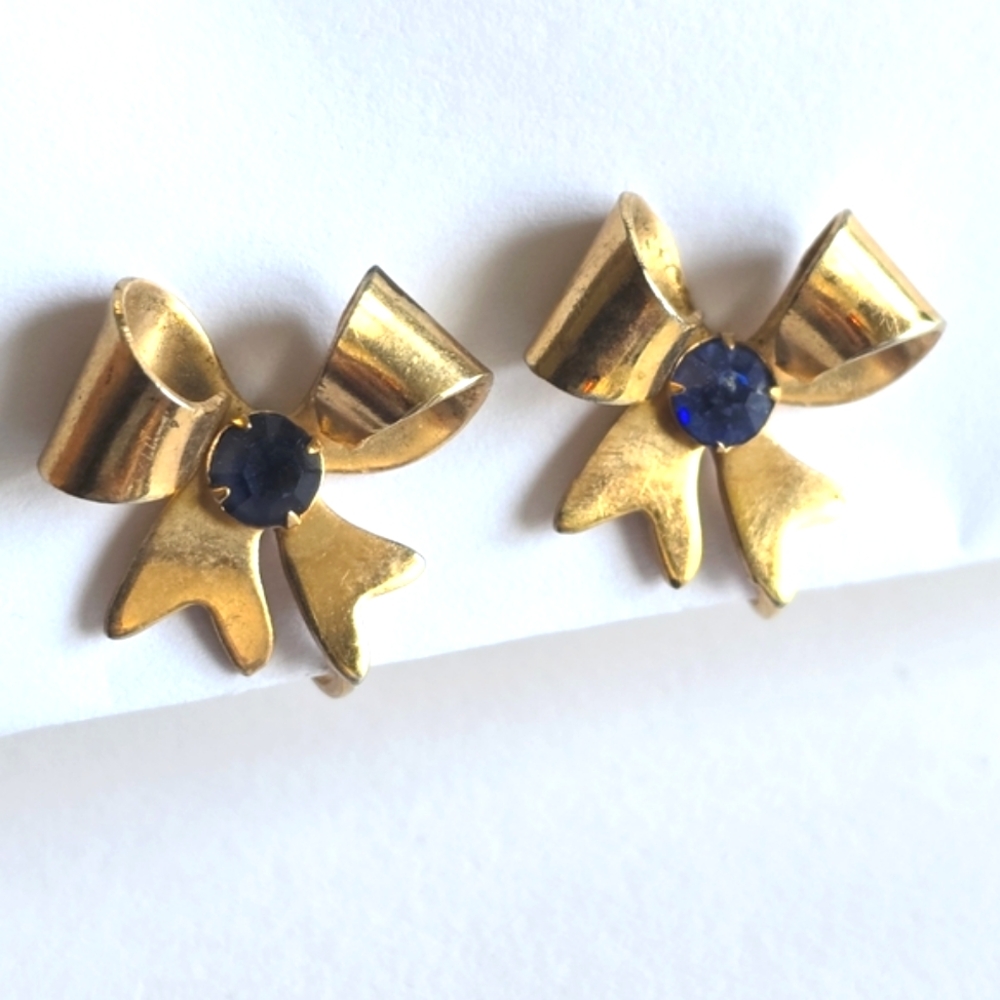 Vintage bow earrings blue gem gold tone metal screwback retro dainty